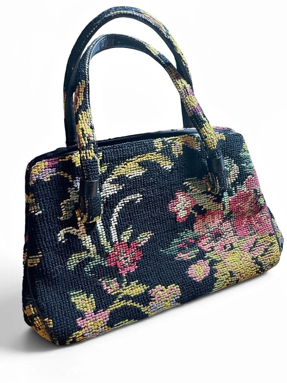 1950’s60’s Floral Woven Satchel in Black & Pink. BEAUTIFUL 😻
